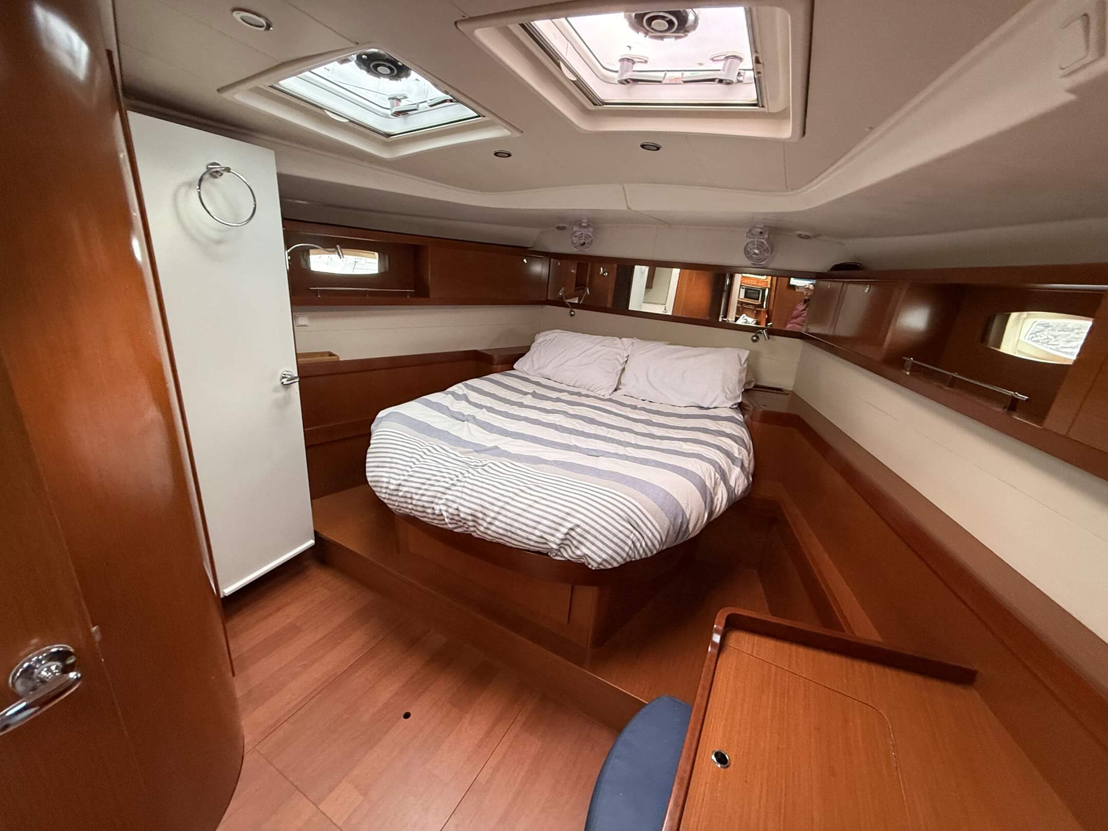 Attonment - 2011 Beneteau Oceanis 54
