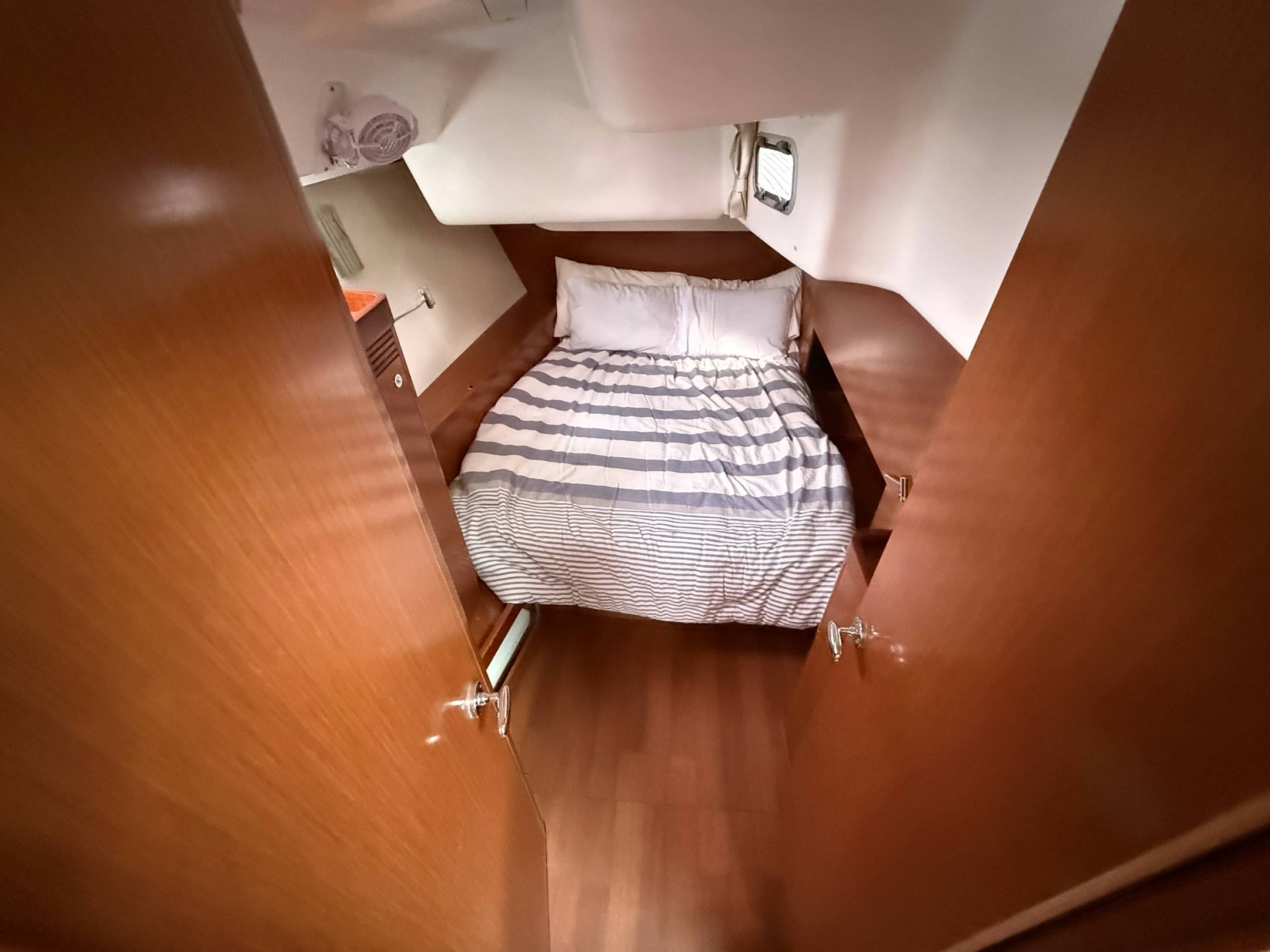 Attonment - 2011 Beneteau Oceanis 54