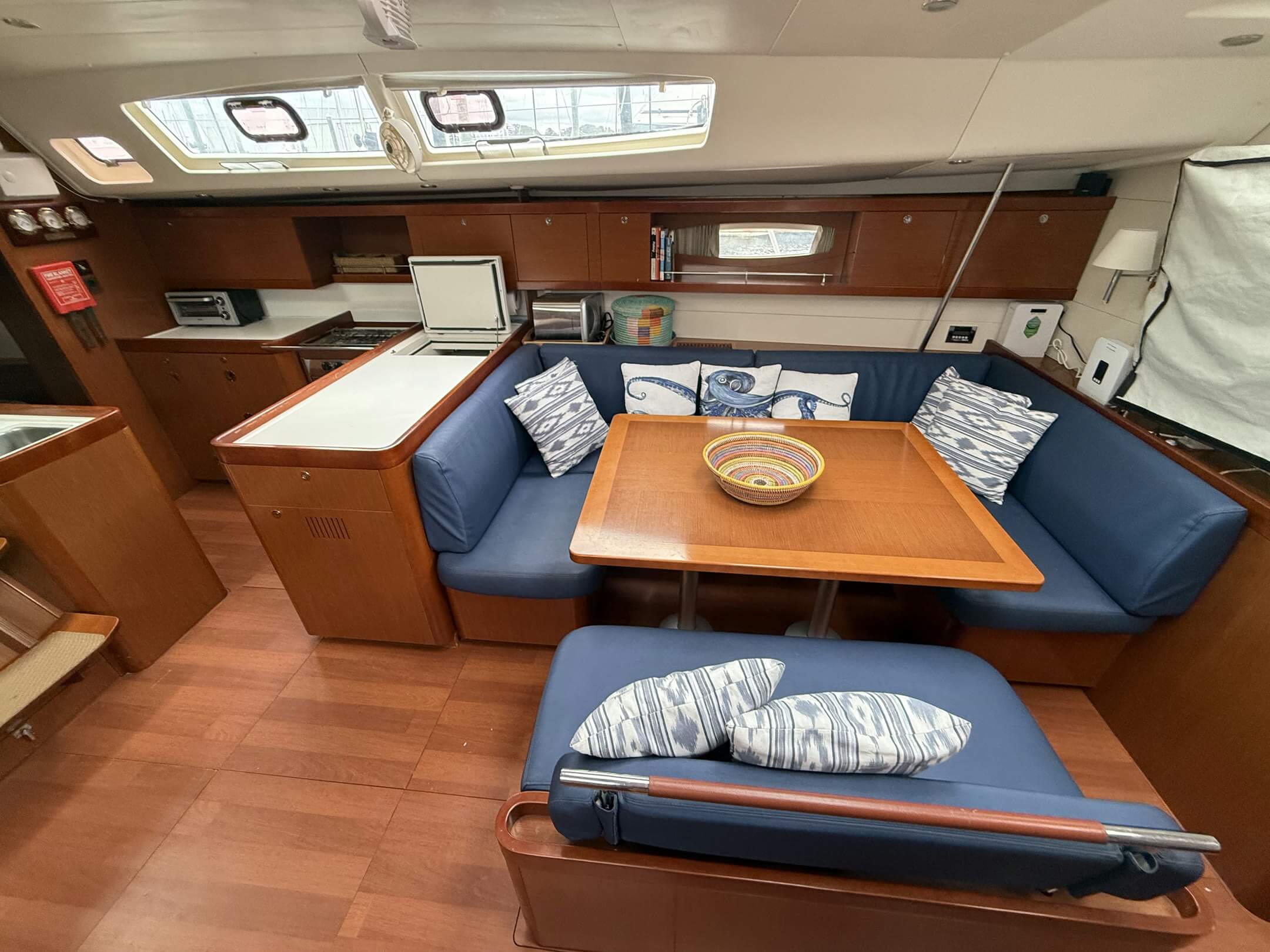 Attonment - 2011 Beneteau Oceanis 54