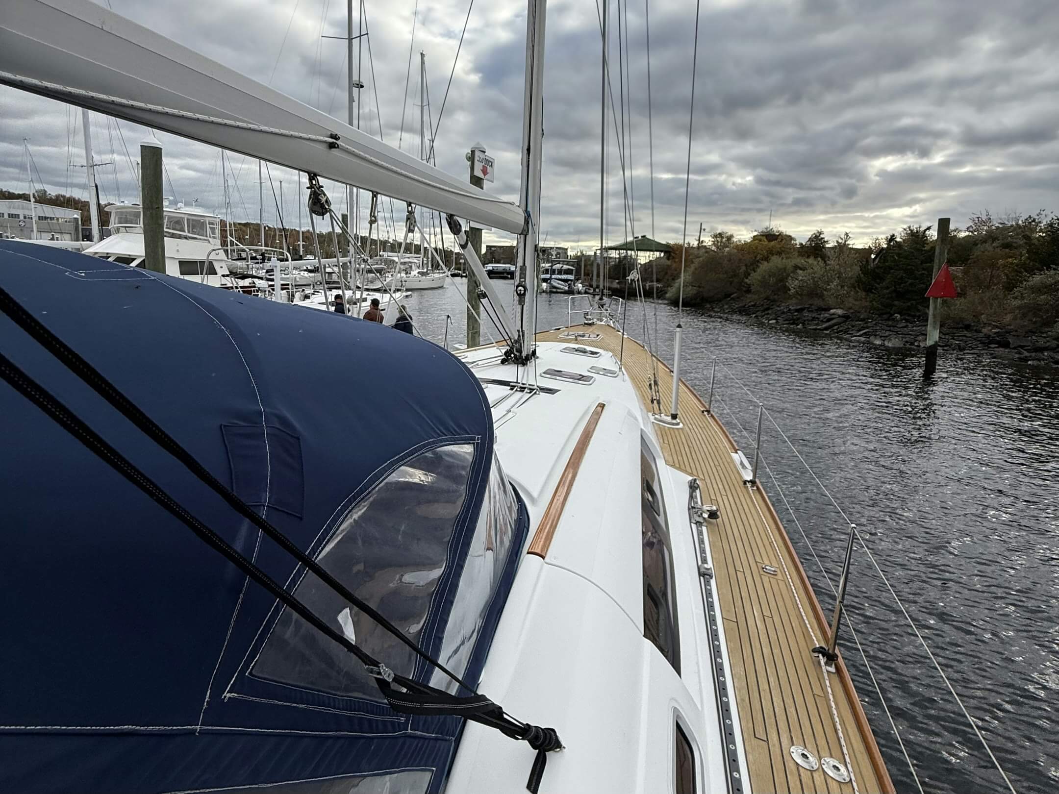 Attonment - 2011 Beneteau Oceanis 54
